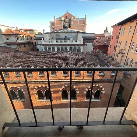 Piazza Erbe Lejlighed