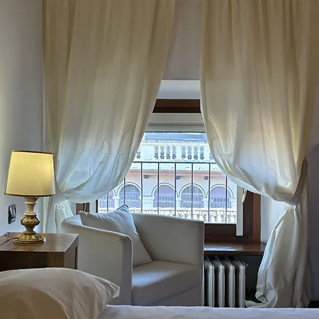 Piazza Erbe アパート ヴェローナ