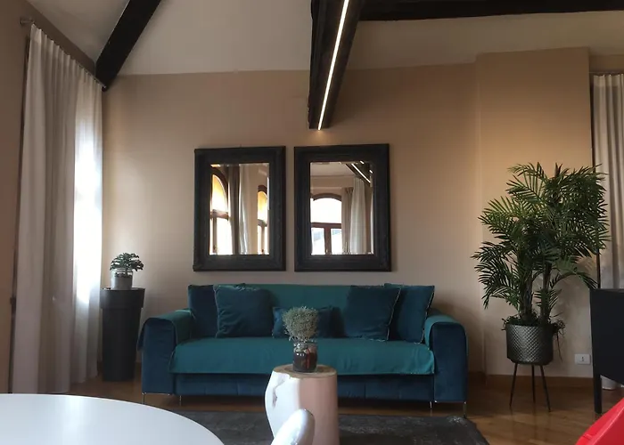 Piazza Erbe Apartament *