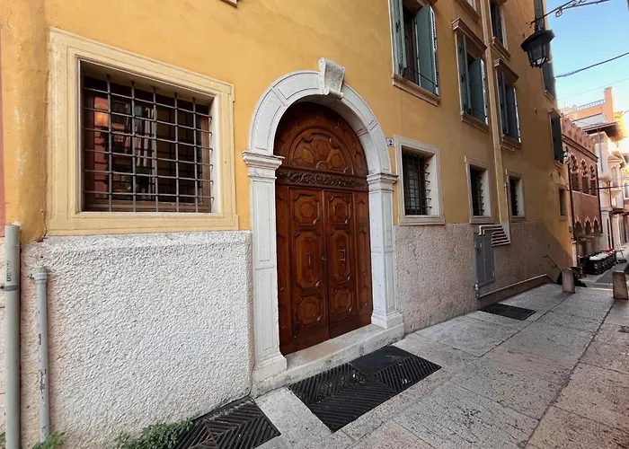 Piazza Erbe Апартаменты *