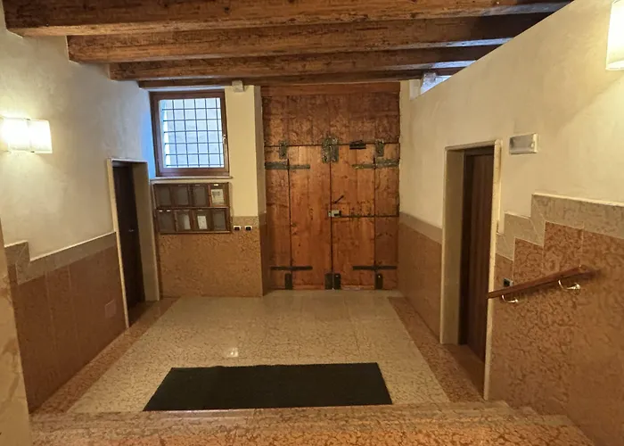 Piazza Erbe Апартаменты Верона