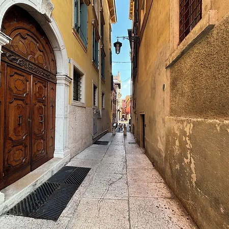 Piazza Erbe Apartment Verona